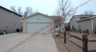 Delightful Bi-Level home in Bradley Ranch