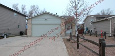 Delightful Bi-Level home in Bradley Ranch