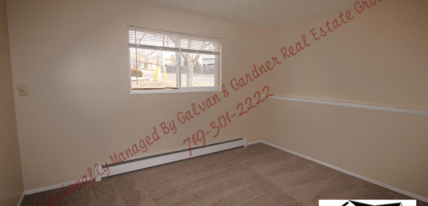 Cozy lower-level apartment in Eastborough