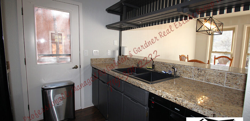 Beautiful 2 Story home in Manitou Springs